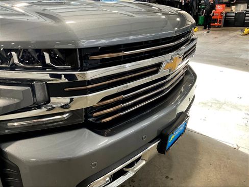 Used 2020 Chevrolet Silverado 1500 High Country w/ Technology Package image 33