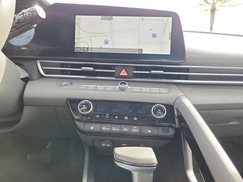 Certified 2025 Hyundai Elantra SEL image 13