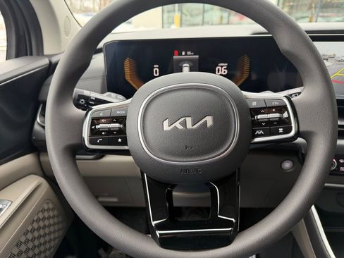 New 2026 Kia Carnival LX FWD image 35