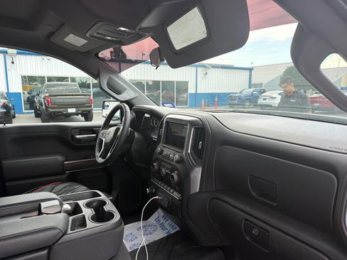 Used 2022 Chevrolet Silverado 1500 RST w/ Redline Edition AWD/4WD image 9