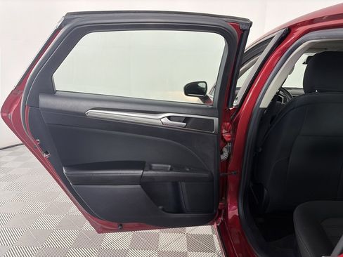 Certified 2020 Ford Fusion SE image 13