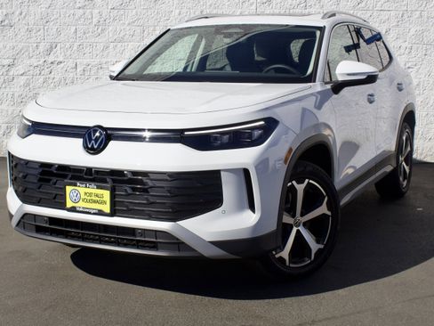 New 2026 Volkswagen Tiguan SE AWD/4WD image 3