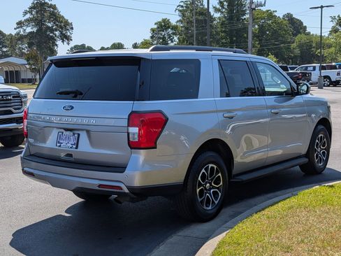 Used 2024 Ford Expedition XLT RWD image 5