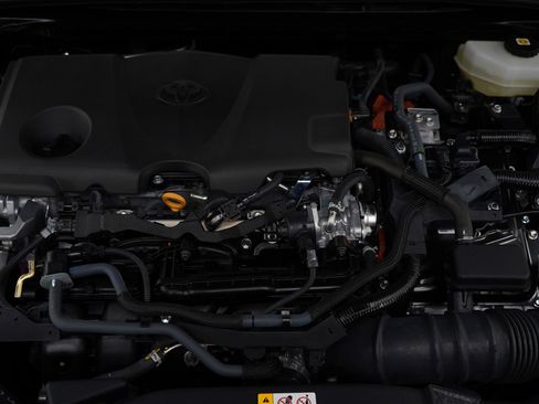 Used 2025 Toyota Camry LE image 23