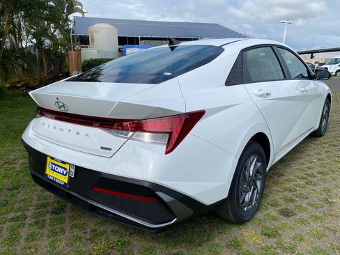 New 2026 Hyundai Elantra Blue image 7