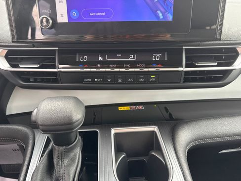 Used 2025 Toyota Sienna LE AWD/4WD image 20