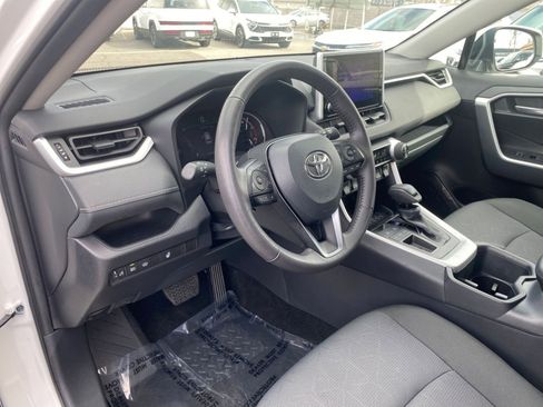 Used 2025 Toyota RAV4 XLE w/ Weather Package image 34