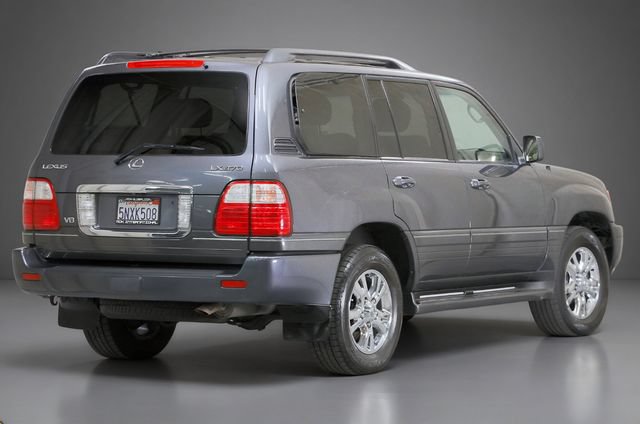 Used 2005 Lexus LX 470 4WD image 2