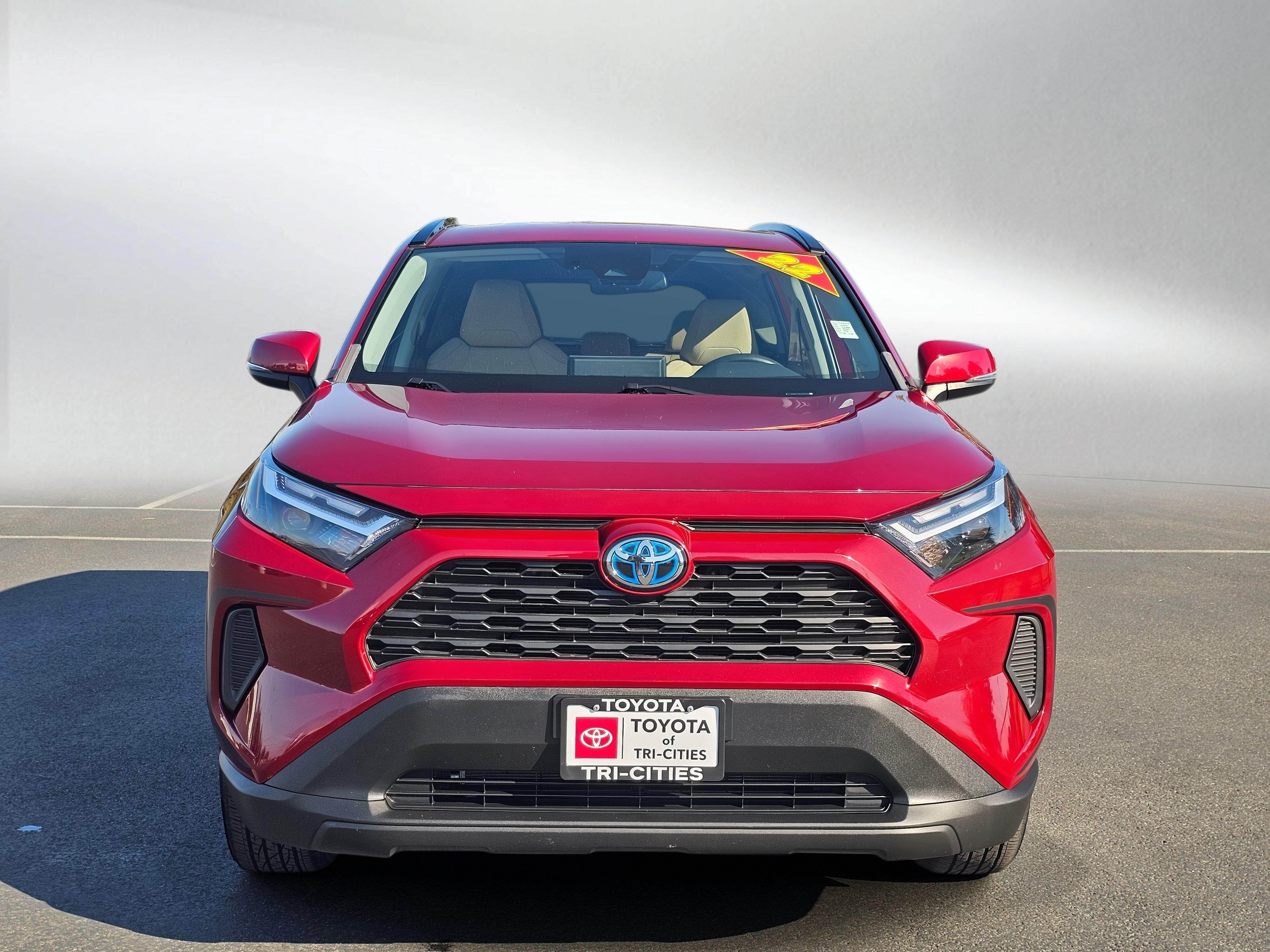 Certified 2022 Toyota RAV4 XLE w/ XLE Grade Weather Package AWD/4WD image 8