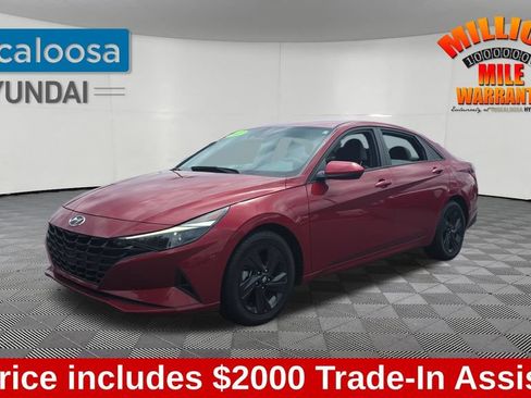 Used 2022 Hyundai Elantra SEL FWD image 3