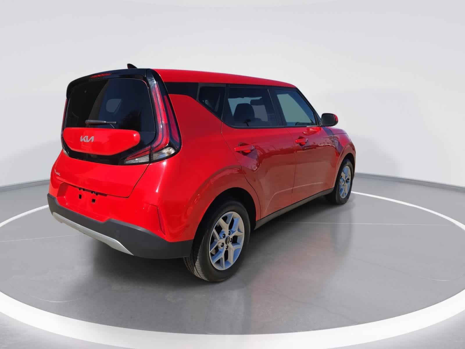 Used 2024 Kia Soul LX w/ Option Group 015 FWD image 8