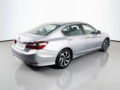 Used 2017 Honda Accord EX image 18