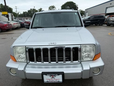 Used 2007 Jeep Commander Sport w/ Trailer Tow Group IV AWD/4WD image 4