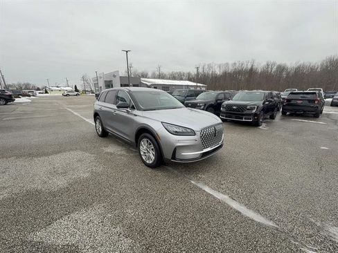 Used 2023 Lincoln Corsair AWD image 9