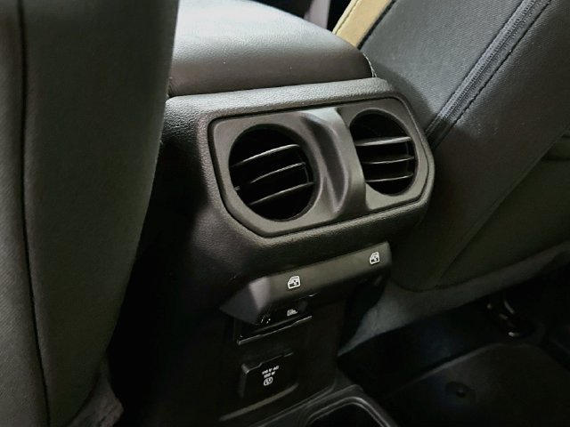Used 2020 Jeep Wrangler Unlimited Sahara AWD/4WD image 30