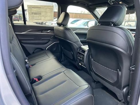 New 2026 Jeep Grand Cherokee Limited w/ Limited Altitude Package AWD/4WD image 28