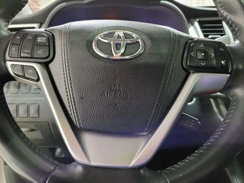 Used 2016 Toyota Highlander XLE image 31