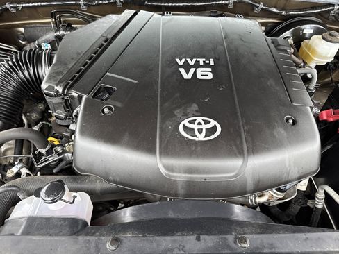 Used 2012 Toyota Tacoma w/ TRD Sport Pkg image 29