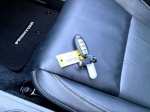 Used 2024 Nissan Frontier SL w/ Technology Package image 30