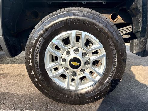 Used 2020 Chevrolet Silverado 2500 LT w/ Fleet Comfort Package image 18