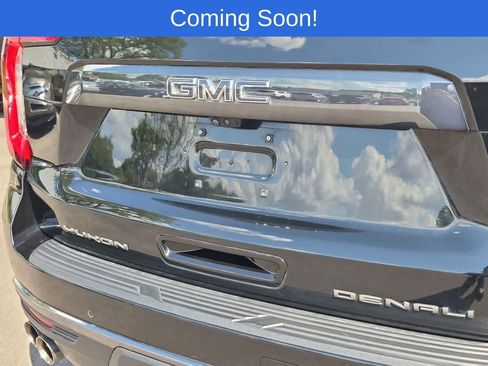 Used 2023 GMC Yukon XL Denali Ultimate AWD/4WD image 12