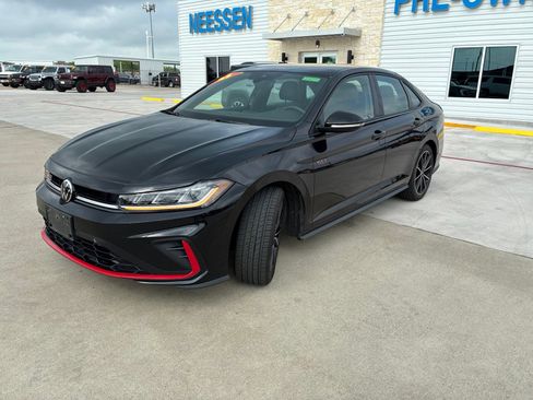 Used 2025 Volkswagen Jetta GLI Autobahn FWD image 7