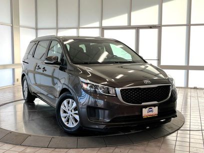 Used 2017 Kia Sedona LX w/ LX Essentials Premium Package