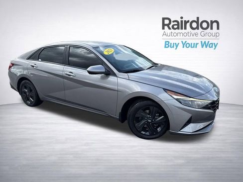 Used 2023 Hyundai Elantra SEL image 1