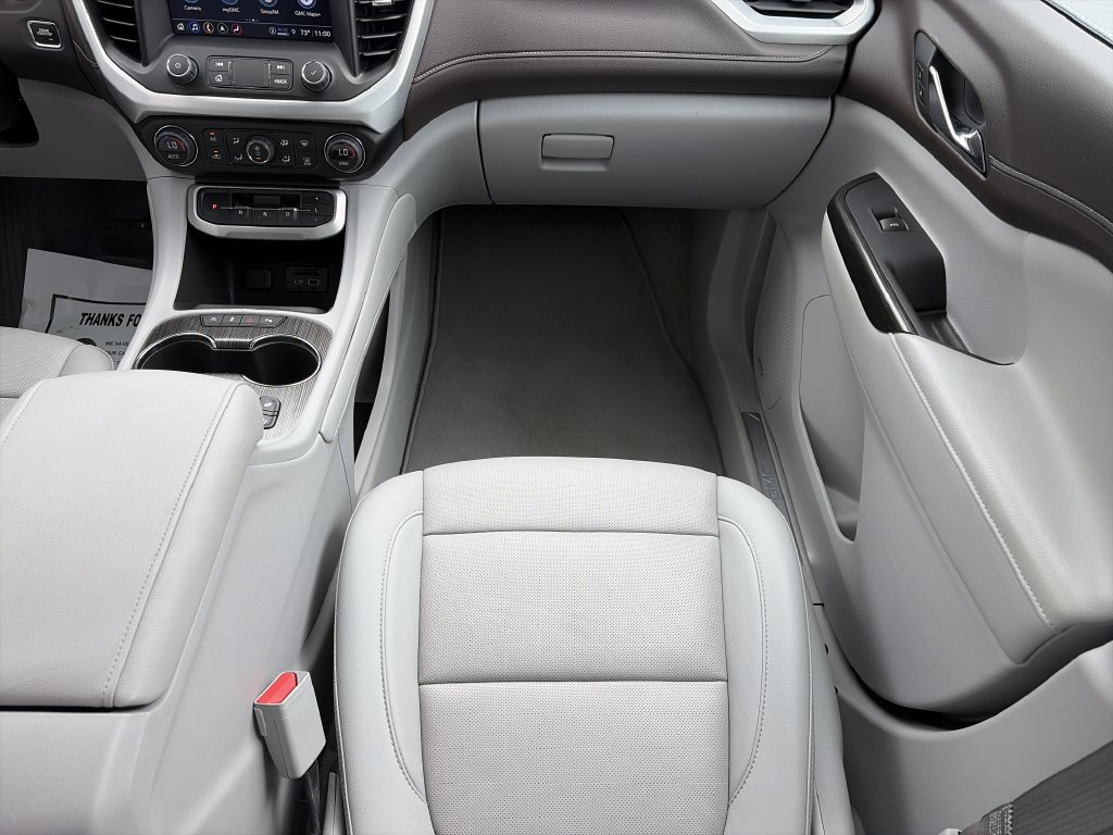 Used 2023 GMC Acadia SLT w/ Technology Package FWD image 17