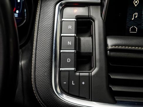 Used 2024 GMC Yukon XL SLT w/ SLT Premium Package image 20