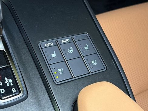 Certified 2025 Lexus UX 300h AWD w/ Accessory Package (Z2) image 30