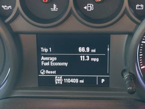 Used 2022 Chevrolet Silverado 2500 Custom AWD/4WD image 1