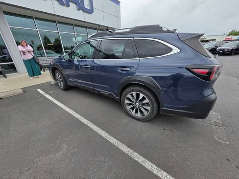 Used 2023 Subaru Outback Touring XT AWD/4WD image 5