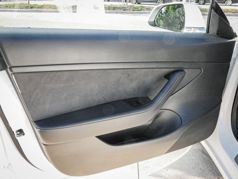 Used 2020 Tesla Model 3 Standard Range image 14