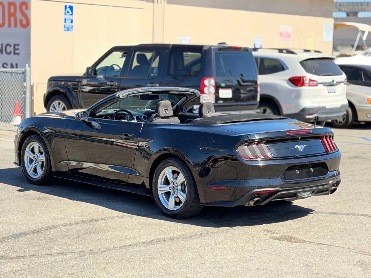 Used 2018 Ford Mustang Convertible RWD image 11