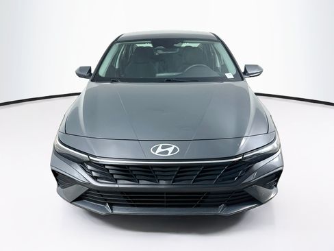 Used 2024 Hyundai Elantra SEL FWD image 2