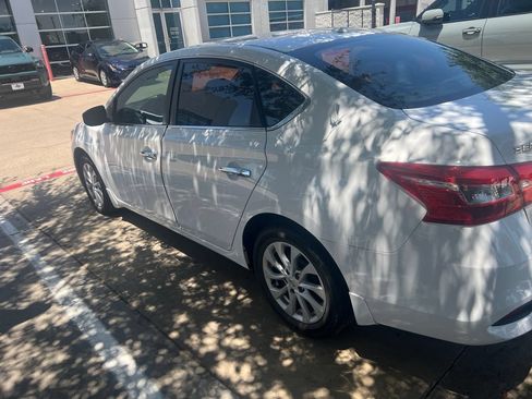 Used 2019 Nissan Sentra SV FWD image 3