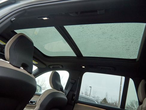 New 2026 Volvo XC90 T8 Plus w/ Protection Package Premier AWD/4WD image 24