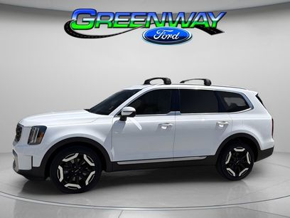 Used 2024 Kia Telluride S w/ S Sunroof Package
