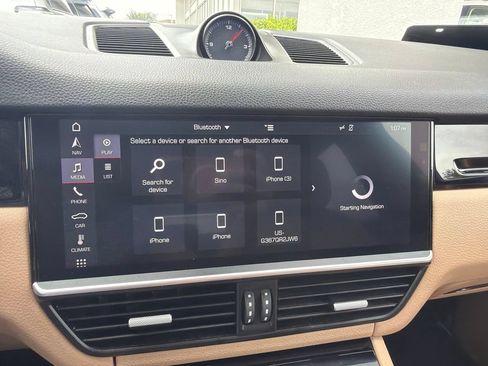 Used 2019 Porsche Cayenne AWD/4WD image 11