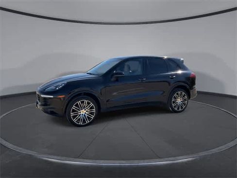 Used 2018 Porsche Cayenne Platinum Edition image 4