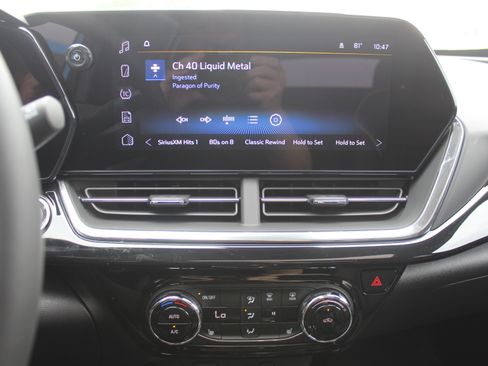 New 2026 Chevrolet Trax ACTIV w/ Sunroof Package FWD image 13