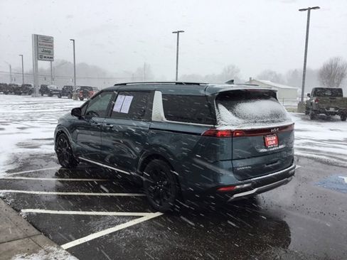 Used 2024 Kia Carnival SX image 6