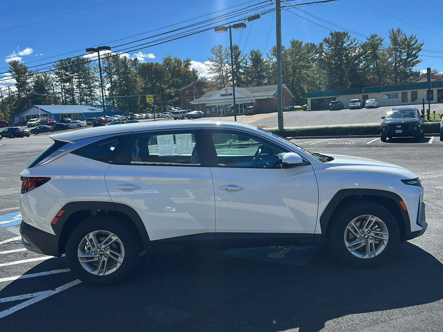Certified 2025 Hyundai Tucson SE AWD/4WD image 9
