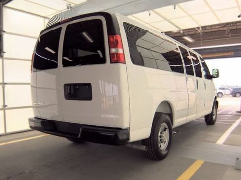 Used 2025 Chevrolet Express 3500 LS RWD image 2