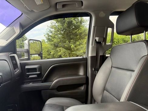 Used 2016 GMC Sierra 2500 SLT w/ All-Terrain HD Package AWD/4WD image 14