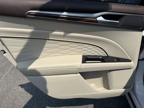 Used 2018 Ford Fusion Platinum FWD image 15