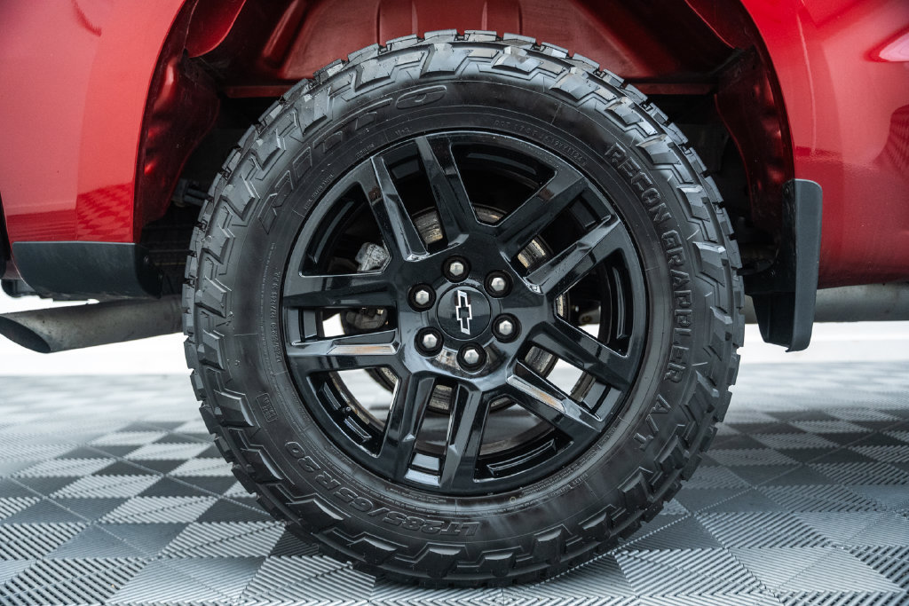 Used 2024 Chevrolet Silverado 1500 RST w/ LPO, Dark Essentials Package AWD/4WD image 19