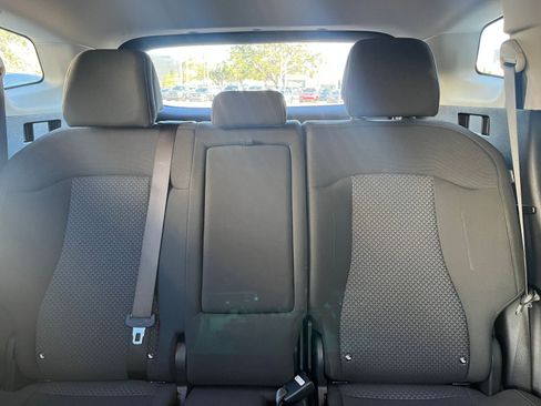 Used 2025 Kia Sportage LX image 38