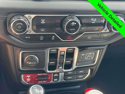 Used 2024 Jeep Wrangler Unlimited Rubicon AWD/4WD image 17